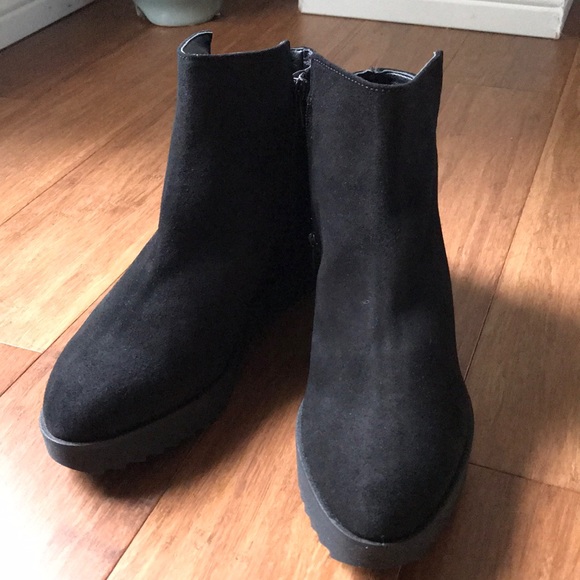Kenneth Cole Suède ankle booties🆕 without tag - Picture 3 of 7